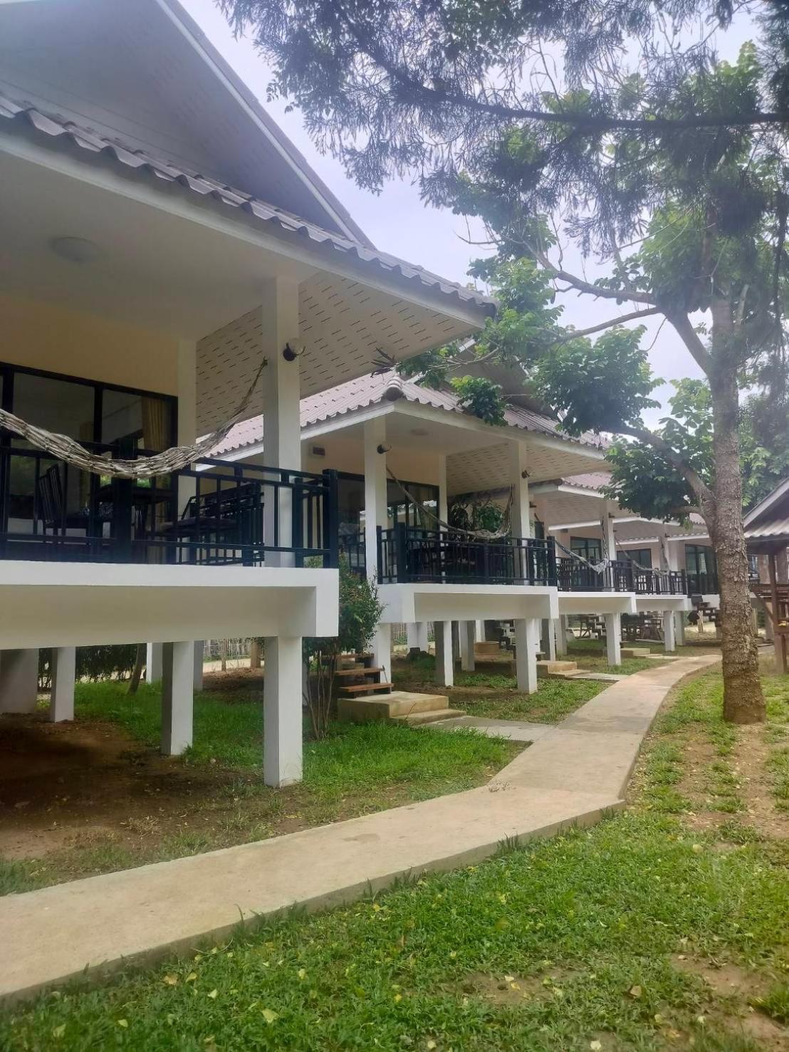 แฟมิลี่ ฮัท ปาย Hotel ภายนอก รูปภาพ