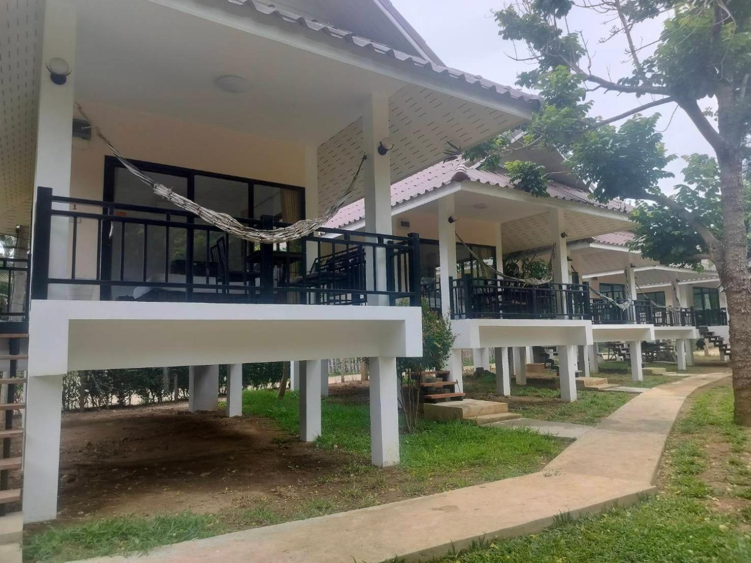 แฟมิลี่ ฮัท ปาย Hotel ภายนอก รูปภาพ