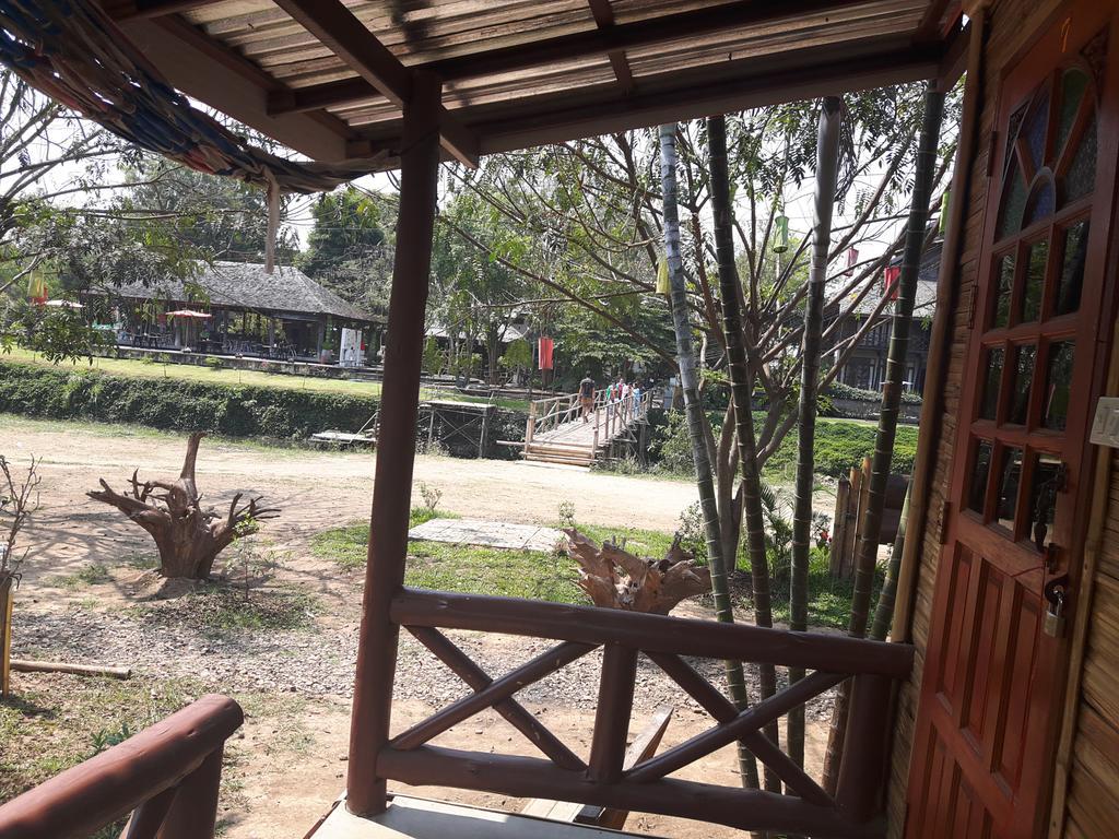 แฟมิลี่ ฮัท ปาย Hotel ภายนอก รูปภาพ
