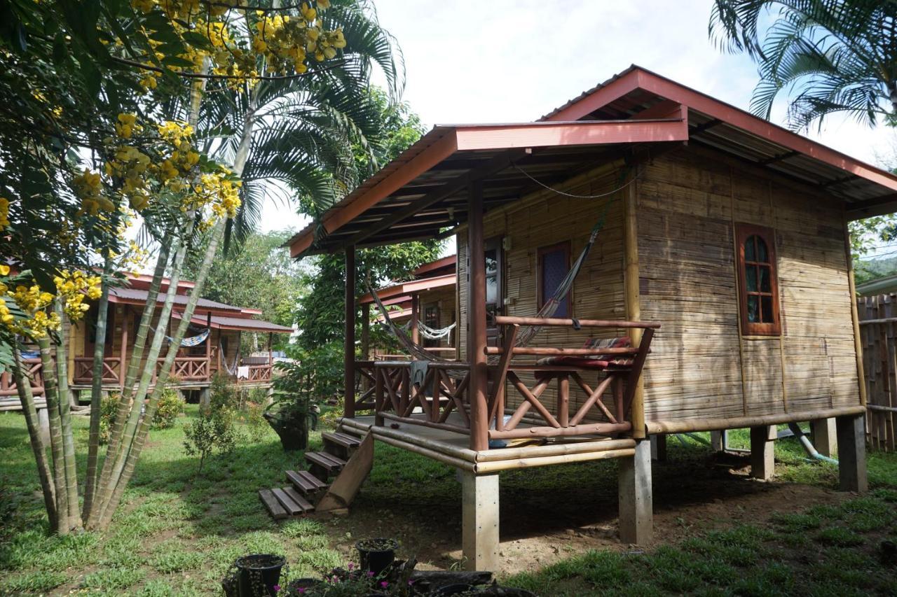 แฟมิลี่ ฮัท ปาย Hotel ภายนอก รูปภาพ