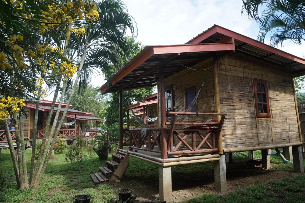 แฟมิลี่ ฮัท ปาย Hotel ภายนอก รูปภาพ